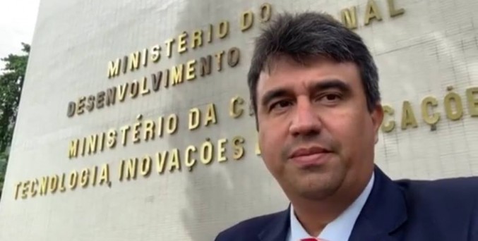 Prefeito Adriano Lima conquista mais obras para Serrinha em Brasília